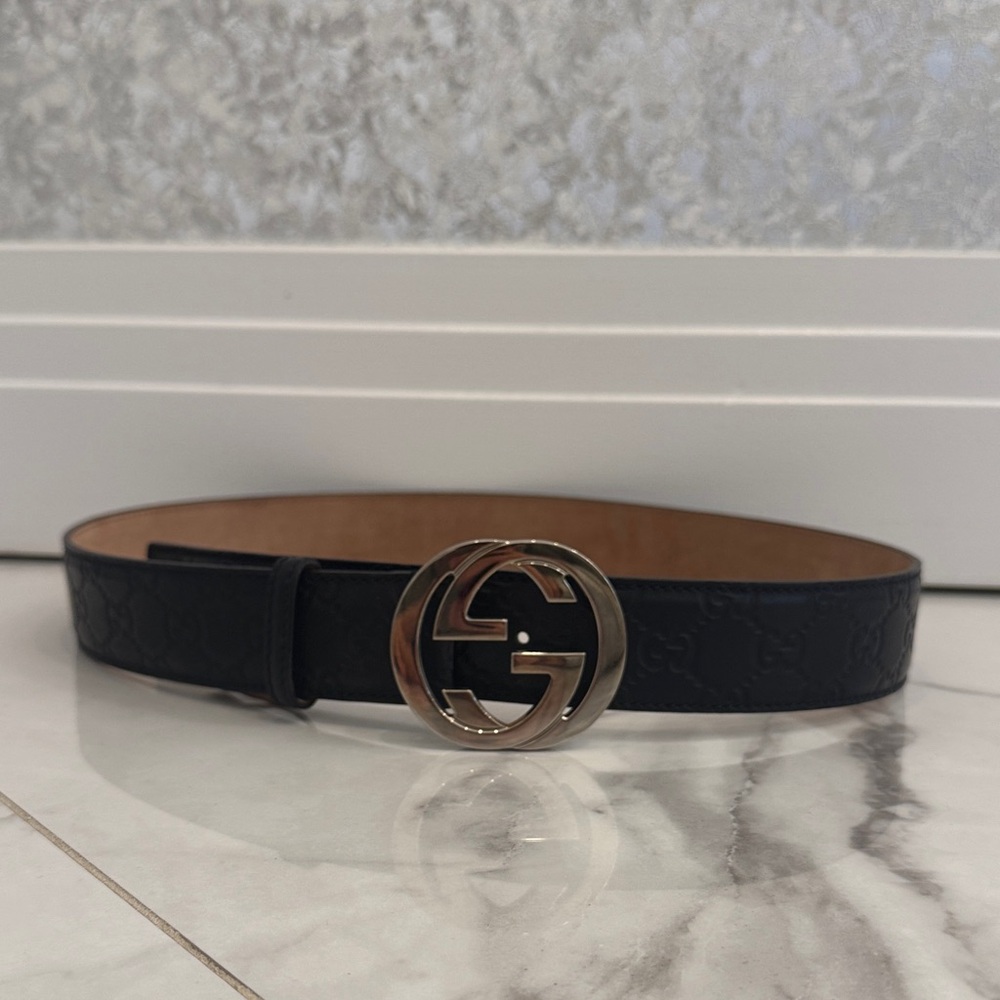 Gucci Black Belt with Silver Buckle